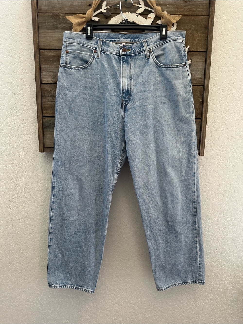 Levi’s premium Light Blue 100% cotton Dad Jeans Relaxed Fit Jeans size 32